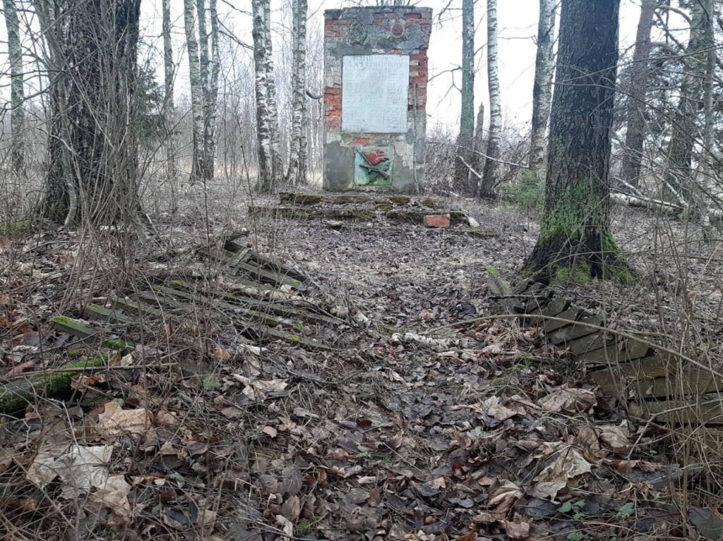 полигон земля. благоустройство памятников. под смоленском нашли. фото находок на смоленщине. древние кладбища.