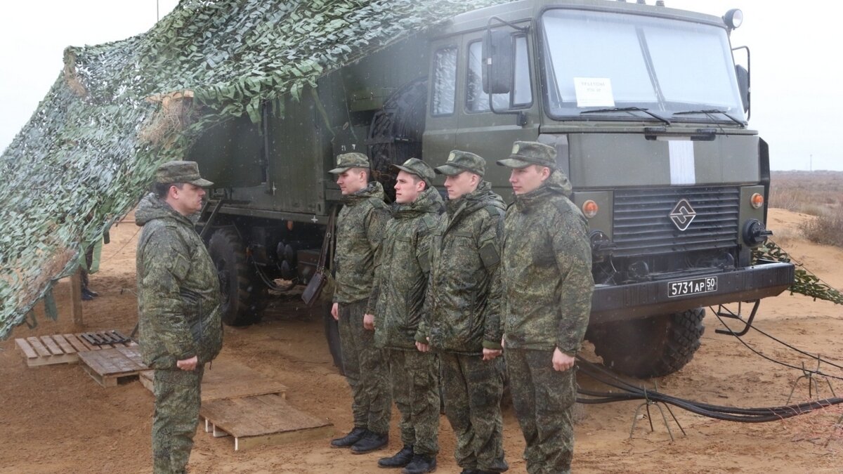     Военные бесперебойно осуществляют работу по охране неба над Ростовской областью от прилета ракет, заявил губернатор Василий Голубев.