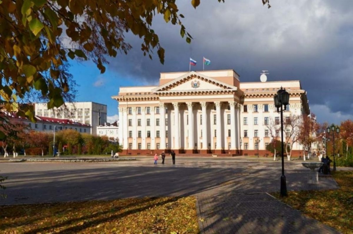 Правительство тюменской. Правительство Тюменской области осень. Правительство Тюменской области осенью. Дом правительства Тюмень. Правительство Тюменской области фото.