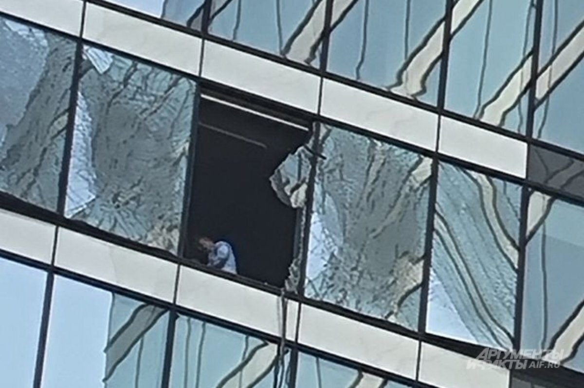    Тысячи осколков.