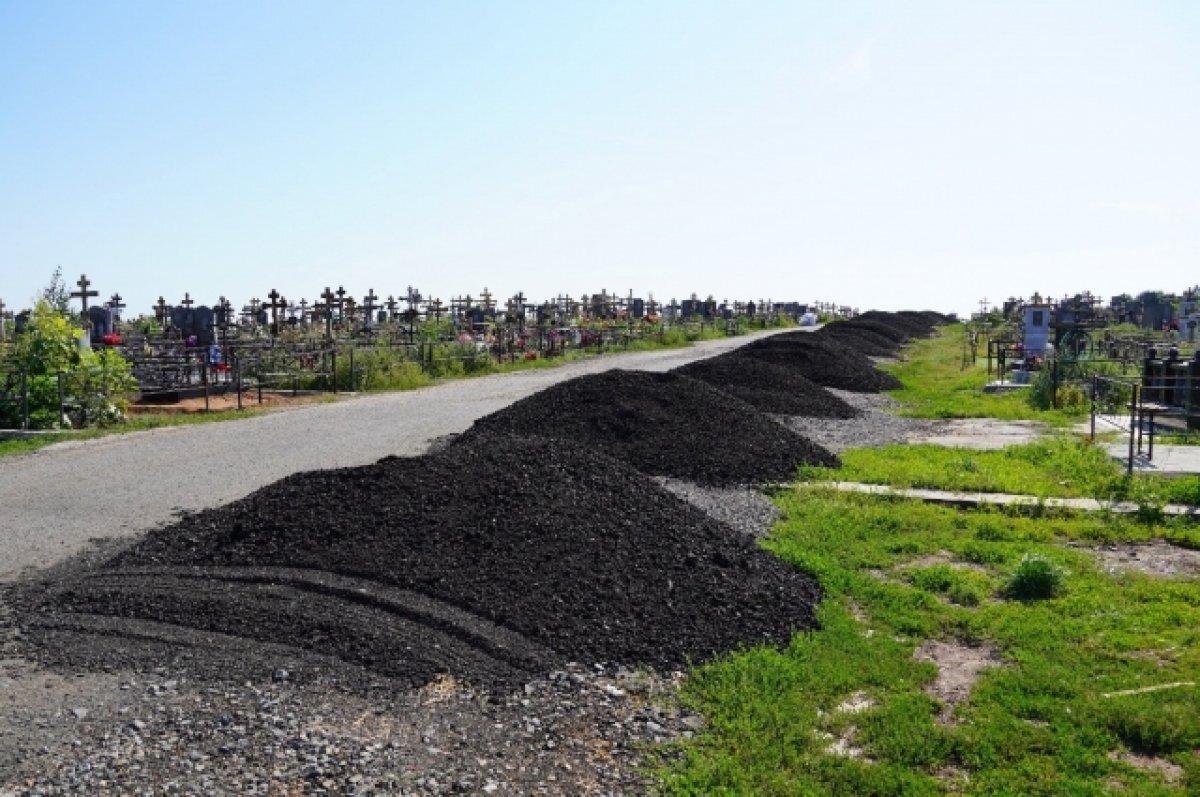    Дорогу к кладбищенскому комплексу «Степной» ремонтируют срезом с улиц Оренбурга.