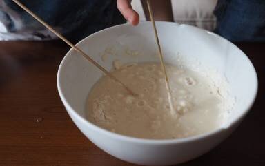  Любите совместные эксперименты и творческие игры с детьми? Данная статья подскажет как создать краски, которые за несколько секунд после того, как их положили в микроволновку, вырастут и образуют красивую разноцветную структуру. 