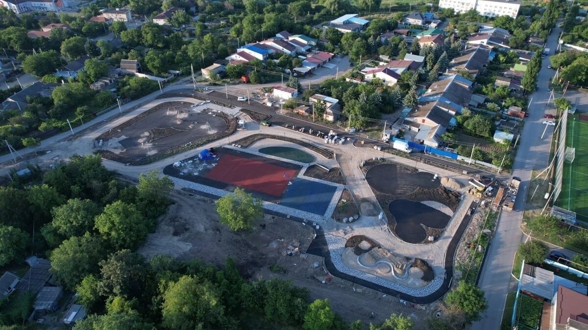     В Ставропольском крае в поселке Капельница Железноводского городского округа идет комплексное благоустройство общественной территории «Сквер Капка».