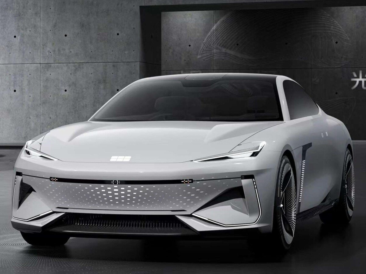    Флагманский электрокар Geely Galaxy E8 оснастят 45-дюймовым 8K-дисплеем