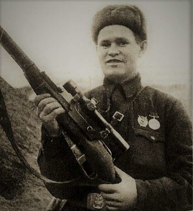 Василий Зайцев в Сталинграде (источник: https://clck.ru/35c8xU)