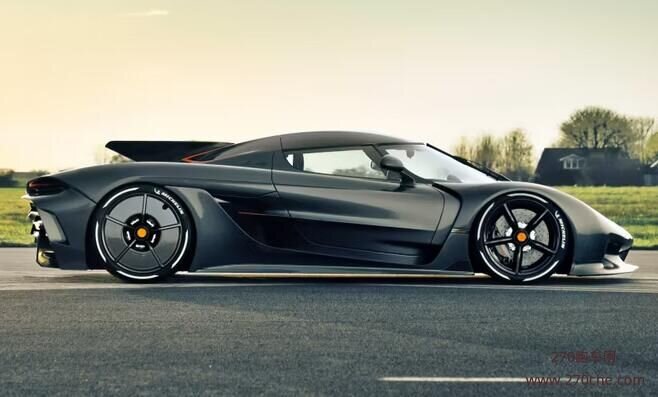 Мощный двигатель и невероятные характеристики