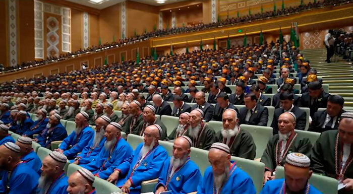 Источник фото: скриншот с канала Алтын Асыр