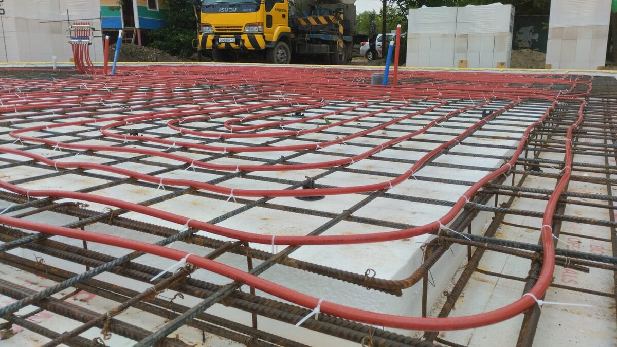 монтаж контуров теплого пола