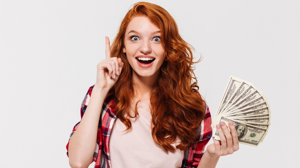    Девушка с деньгами