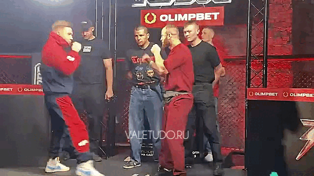 Джигитовка Исаева перед пресс-конференцией 