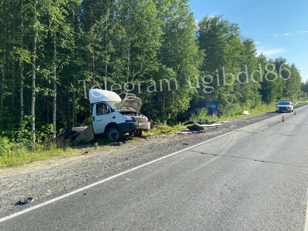    На трассе в Югре столкнулись две ГАЗели