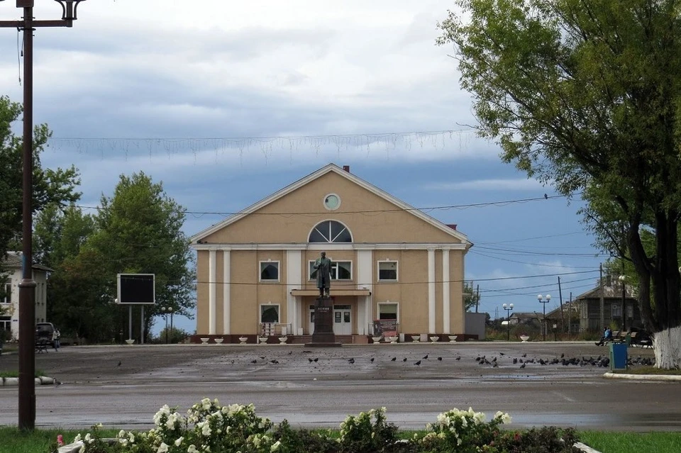 Г александровск сахалинский. Александровск-Сахалинский площадь. Гостиница три брата Александровск-Сахалинский. Площадь имени 15 мая Александровск-Сахалинский. Центральная площадь Александровска-Сахалинского.