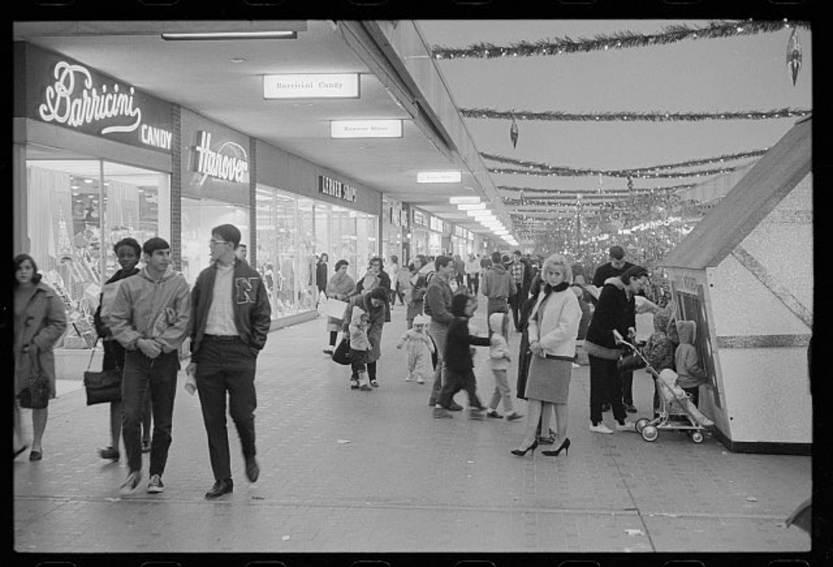 ТЦ Wheaton Plaza в 1975 году