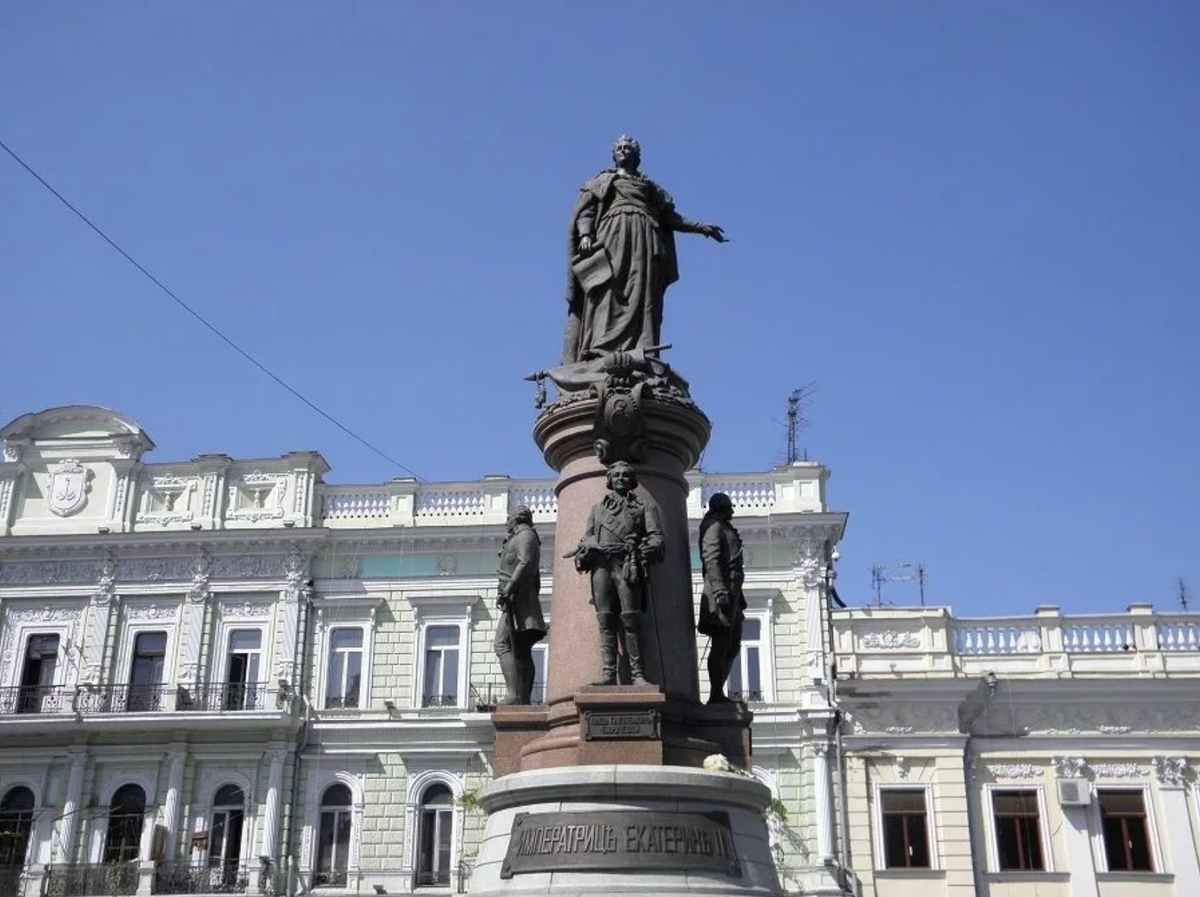 Памятник основателям Одессы - фото из открытых источников.