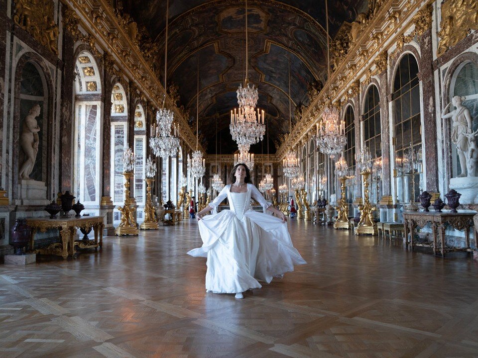 Кадр из фильма «Жанна Дюбарри», 2023 год, режиссёр Майвенн