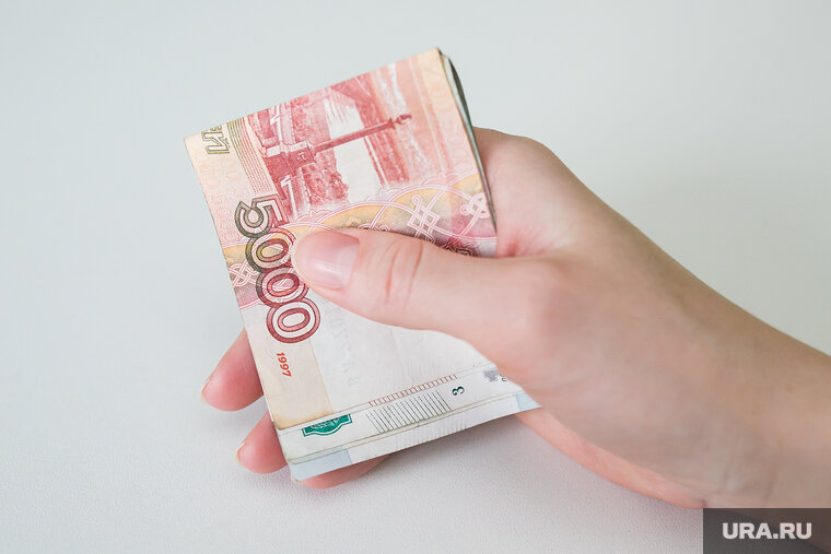    Отпускные выплачивают за календарные дни, сказал Вадим Виноградов