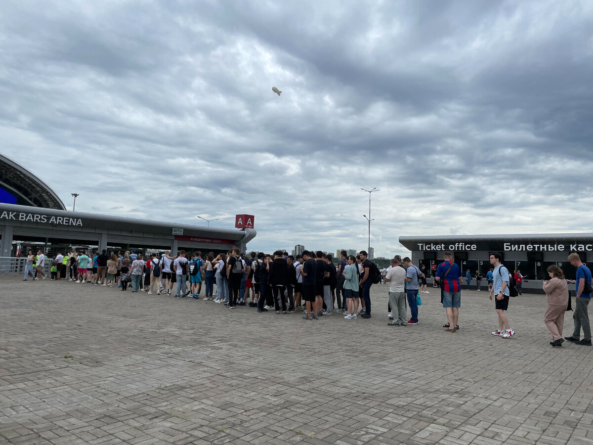 В этом году Казань должна была проводить Суперкубок Европы по футболу, но из-за известных событий европейские клубы в Россию ехать отказались, поэтому матч перенесли в Грецию.-9