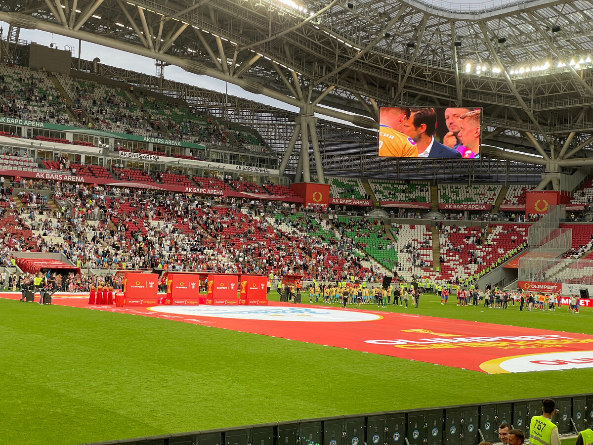 В этом году Казань должна была проводить Суперкубок Европы по футболу, но из-за известных событий европейские клубы в Россию ехать отказались, поэтому матч перенесли в Грецию.-33
