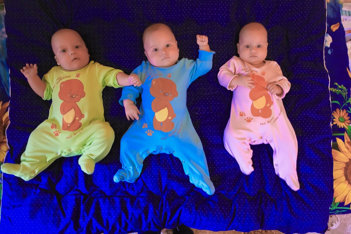 Тут тройняшкам 4,5 месяца