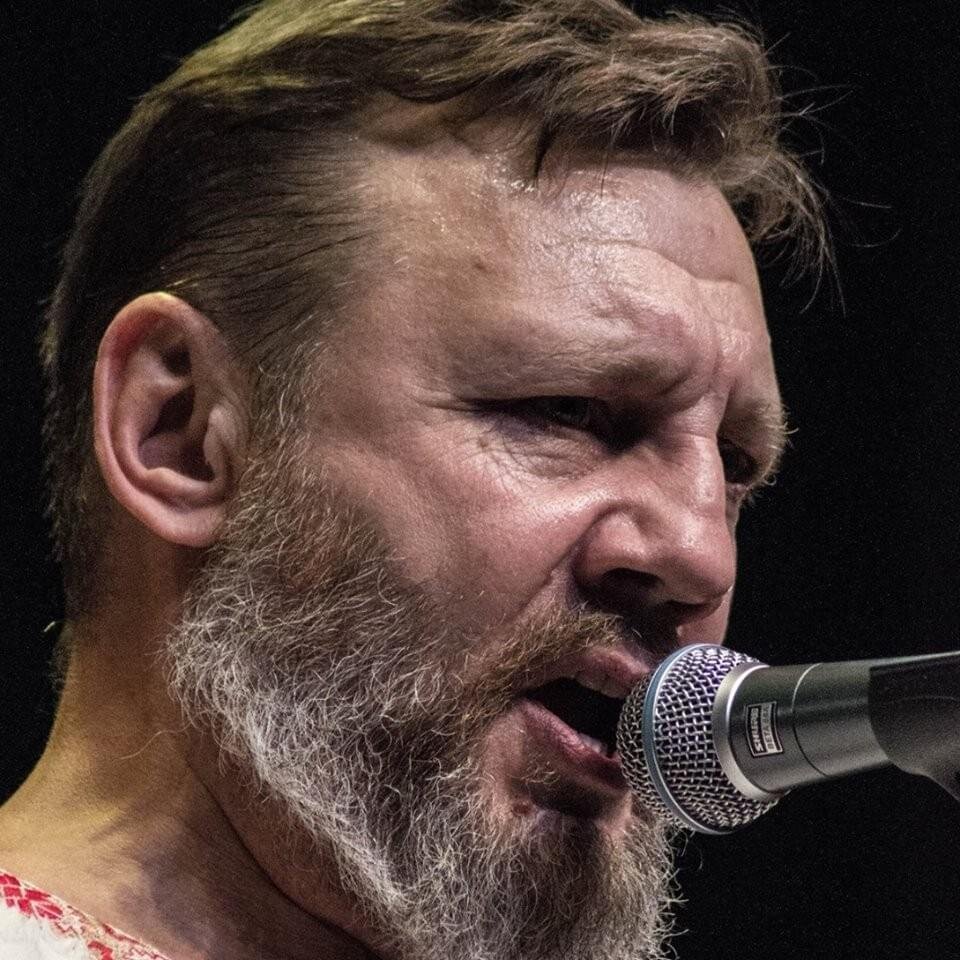 Наш друг и брат - автор и исполнитель прекрасных песен Николай Емелин. Фото из открытых источников.