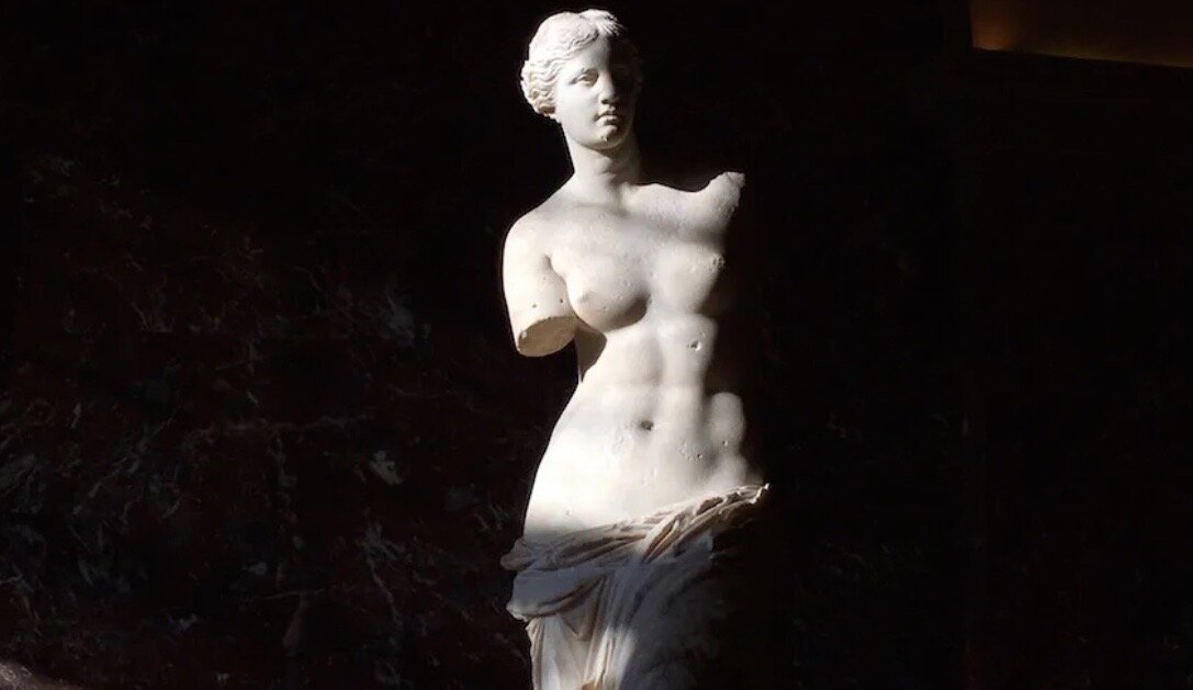 Венера Милосская. Мрамор. 130-100 Гг. до н.э. Лувр. Париж
