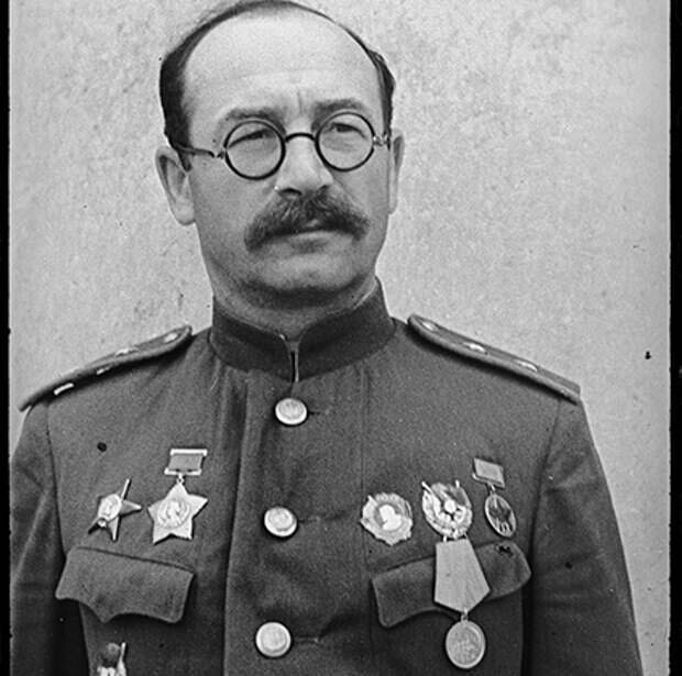 Герой Советского союза. Маршал бронетанковых войск РККА. Ротмистров Павел Алексеевич.
