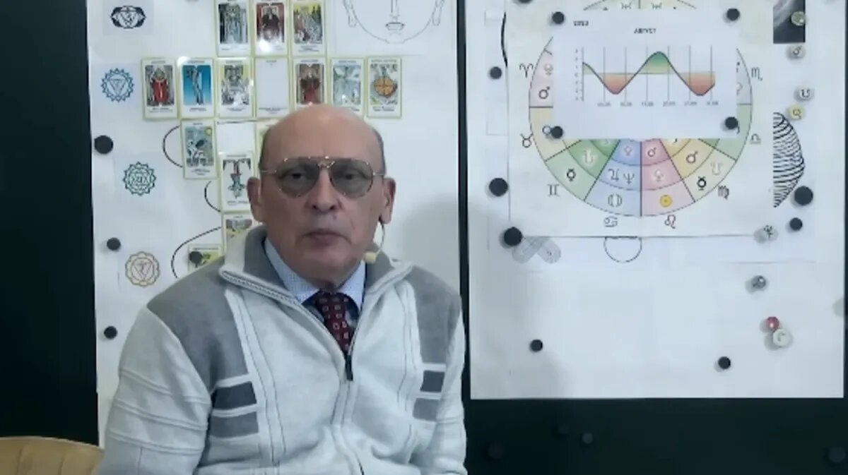 Астролог Зараев дал прогноз на август. Фото: кадр из видео YouTube-канал «Александр Зараев Гороскопы/Прогнозы/Астрология»