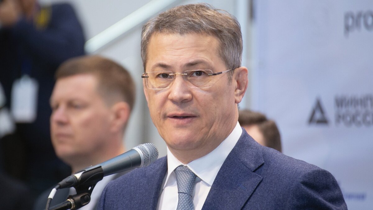     Решение чиновника отправиться на СВО Радий Хабиров прокомментировал в соцсетях