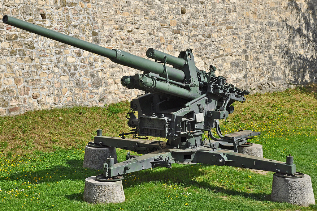 10.5cm Flak 38.