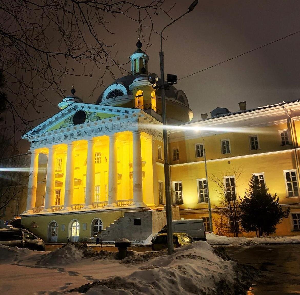 Голицынская больница, ныне Первая Градская © "Покажу Москву" 