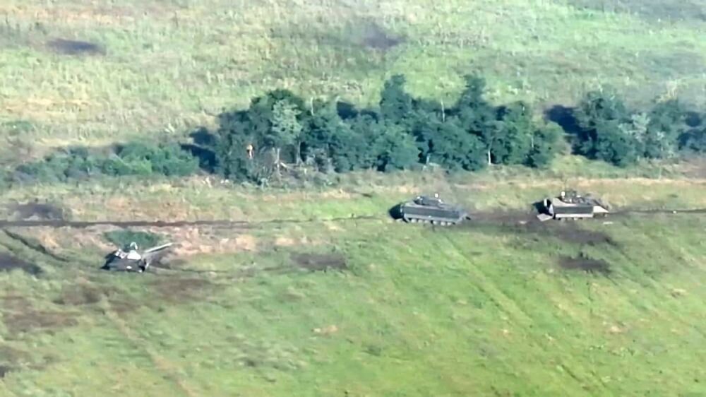  Это всё бронетехника со знаком "минус -минус и минус".  фото: картинки  яндекса.