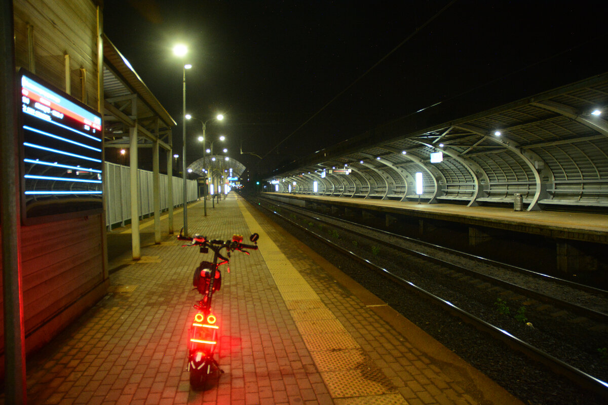 Ночная платформа Лось