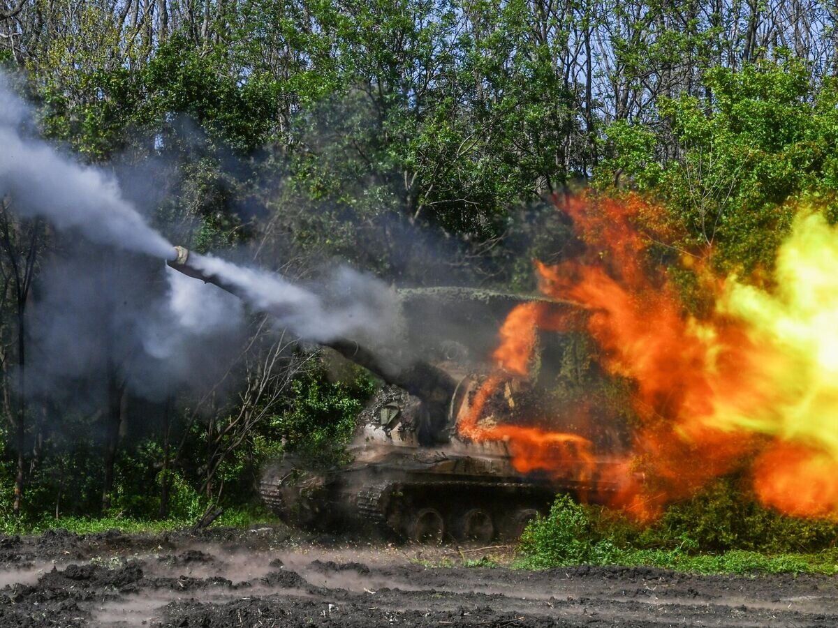    Самоходная гаубица 2С19 "Мста-С" российских вооруженных сил© РИА Новости