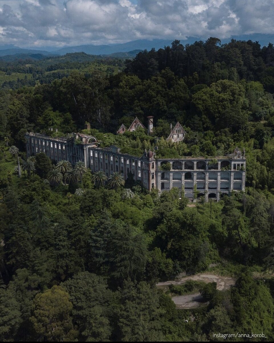 Руины дворца Смецкого