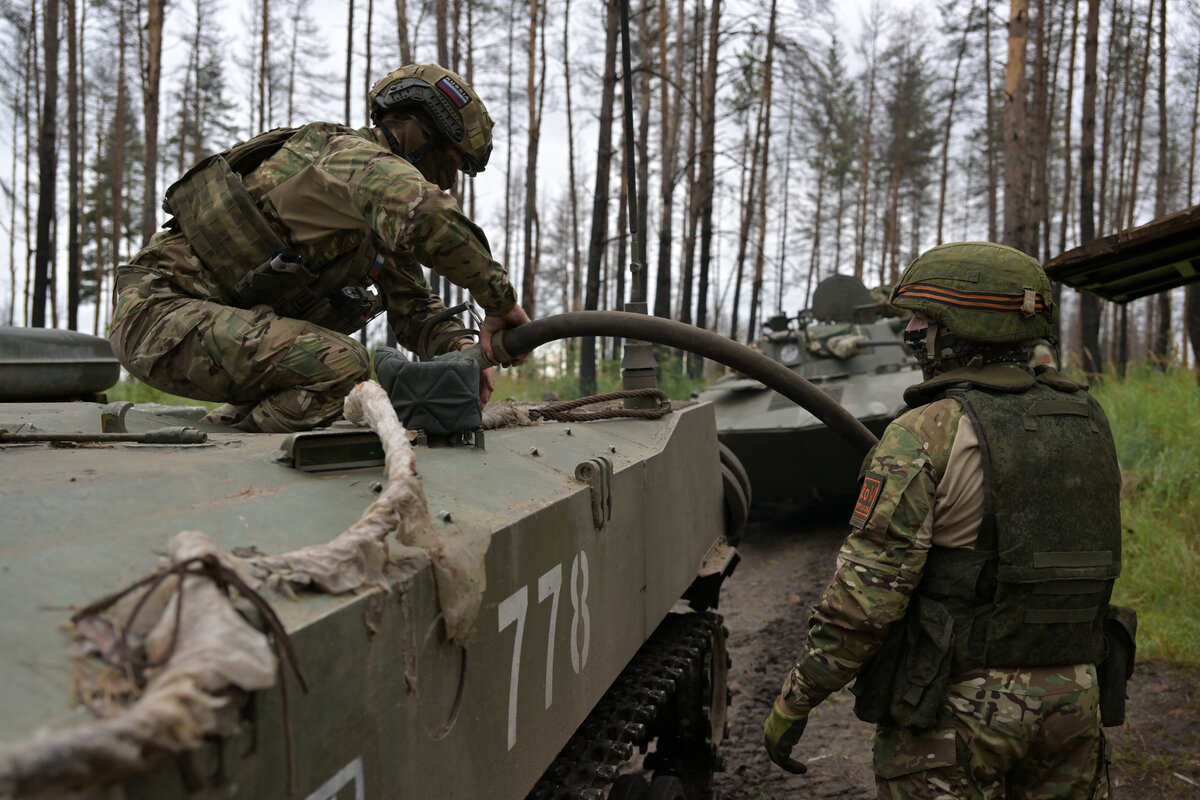     Десантники в зоне СВО / РИА Новости / Евгений Биятов