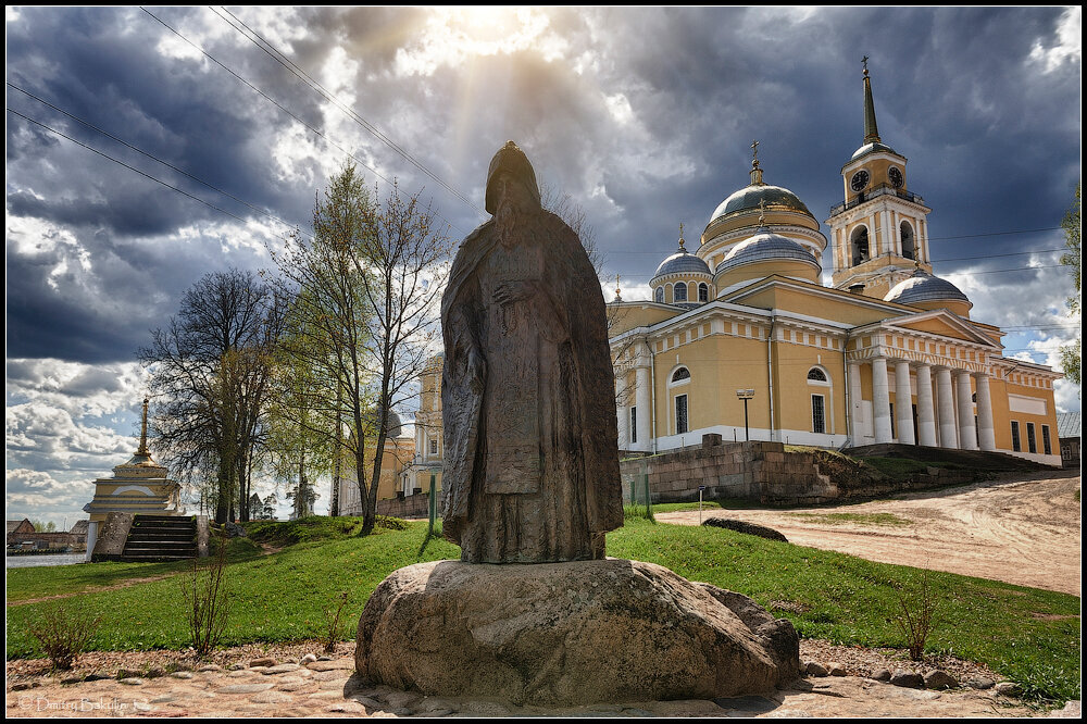 Монастырь нилова. Нило-Столобенская пустынь. Нило-Столобенская пустынь Осташков. Нило Столобенская пустынь Тверская область. Нил Столобенский монастырь.