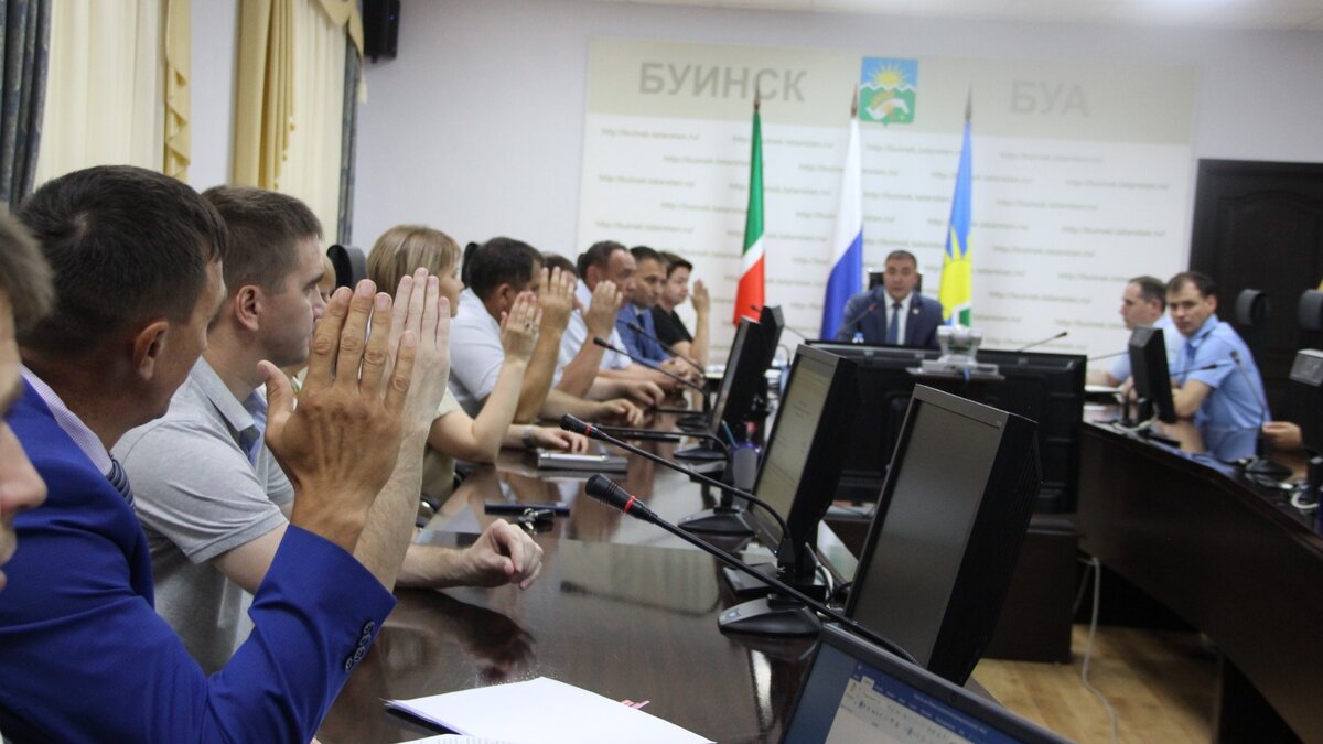     В Буинском районе прошло заседание городского совета, где выбирали нового руководителя исполнительного комитета. Итогами мероприятия поделились в районной пресс-службе.