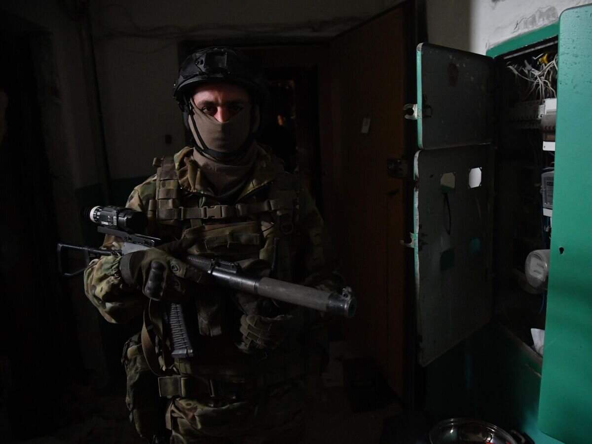    Военнослужащий ВС РФ на Артемовском тактическом направлении© РИА Новости