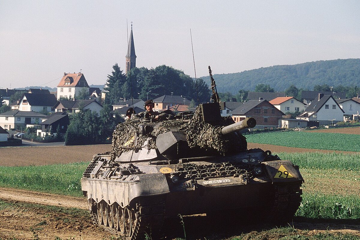    Немецкий танк Leopard 1. 1983 год (cc) CMSGT Don Sutherland, USAF