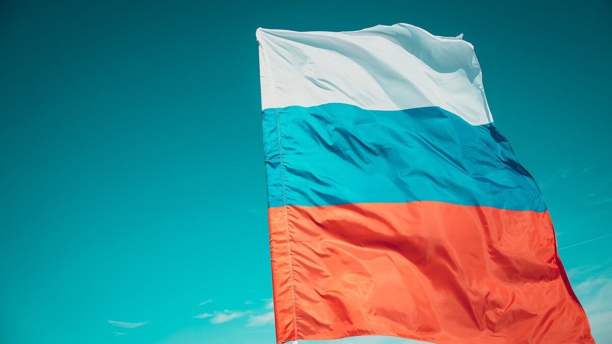     Мэр краевой Сергей Кравчук обратился к горожанам в День Российского флага
