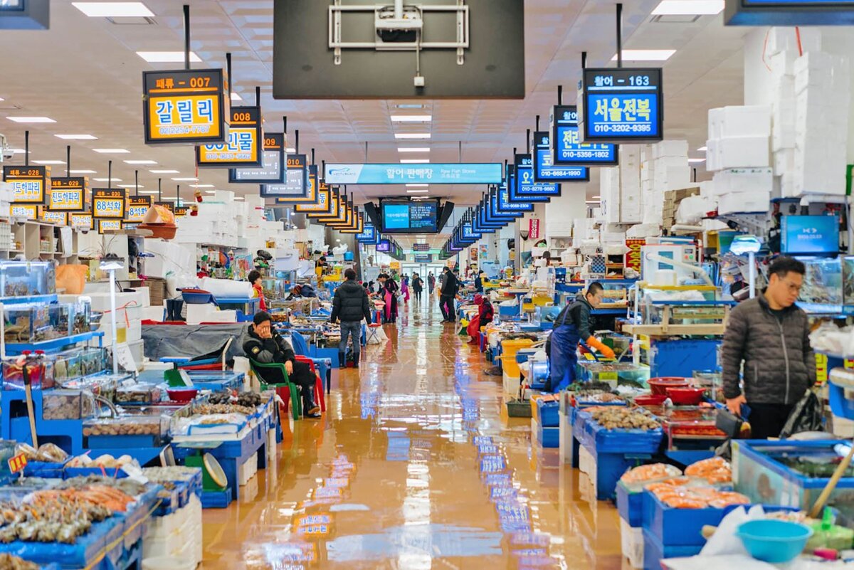 Корейский продовольственный "супермаркет". Источник https://worldkings.org/Userfiles/Upload/images/2%20nong.jpg