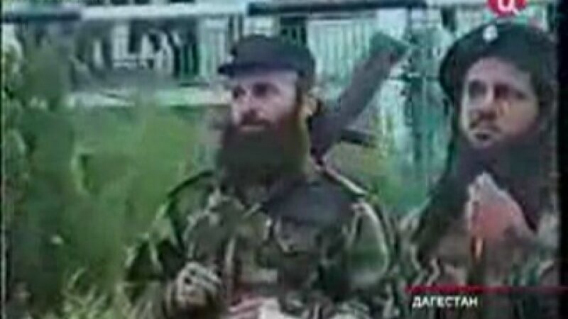 Чеченские полевые командиры Шамиль Басаев и Хаттаб. 