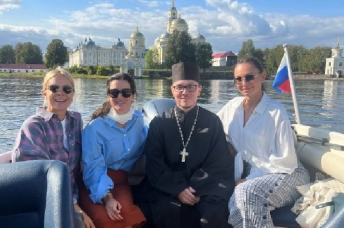    Ксения Бородина посетила Нило-Столобенский монастырь под Осташковом