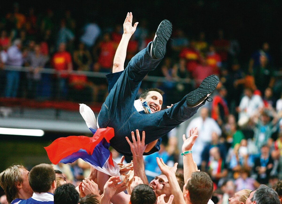 Россия выиграла в игре. 2007 Год Чемпионат Европы по баскетболу. Россия Испания 2007 финал чемпионата Европы по баскетболу. Большой спорт.
