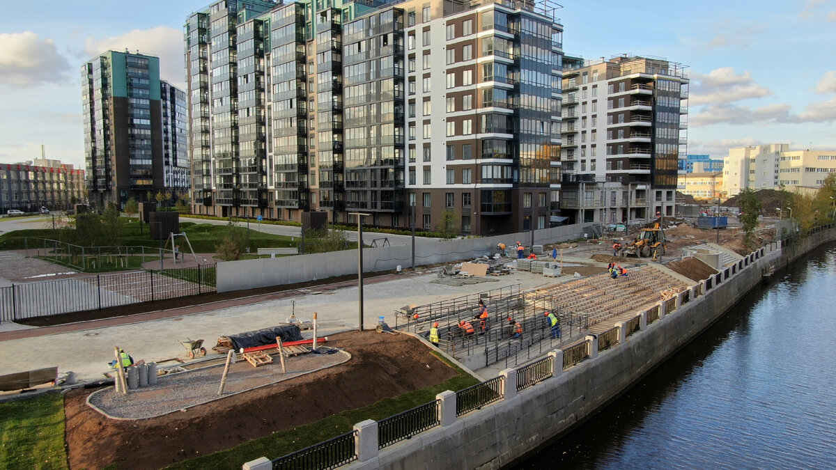 Сейчас набережная уже готова. ЖК Магнифика