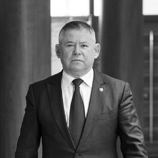    В Мегионе увековечат память о главе города Олеге Дейнеке