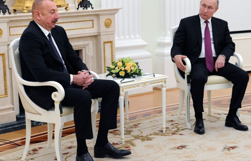    Алиев попросил у Путина прощение за гибель россиян. Переговоры Азербайджана и Карабаха: главное о событиях в регионе