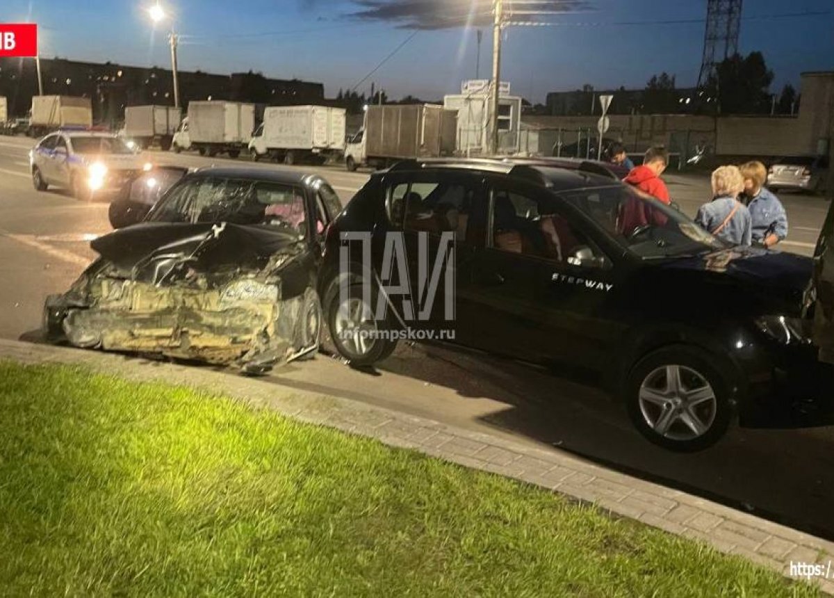    Водитель спровоцировал ДТП с тремя автомобилями в Пскове