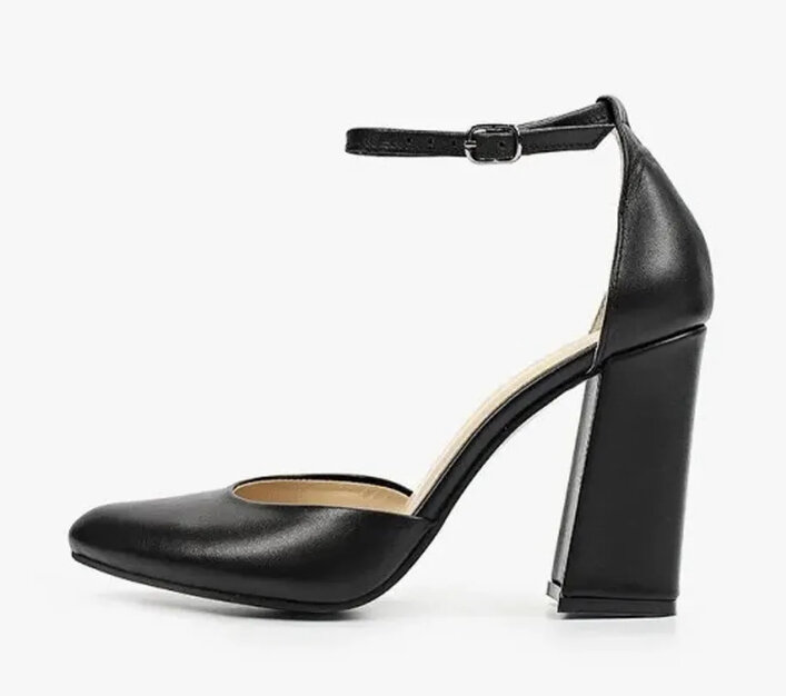 Модные черные туфли из натуральной кожи с металлической пряжкой на невысоком каблуке черного цвета
