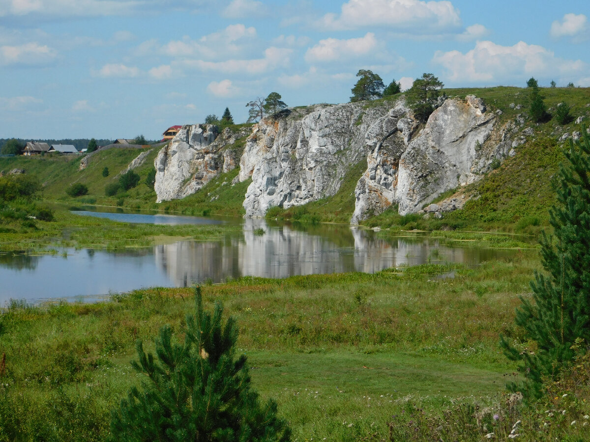 Слободский камень - скала в селе Слобода на реке Чусовой в 80 километрах от Екатеринбурга. Фото автора.